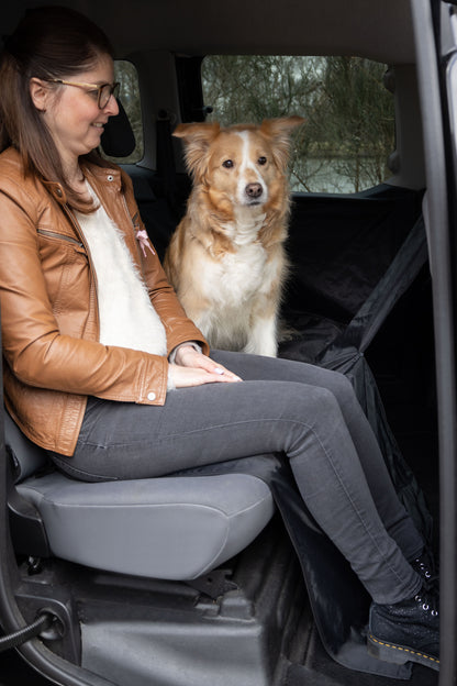 Logi Autoschondecke – Schutz & Komfort für jede Autofahrt!