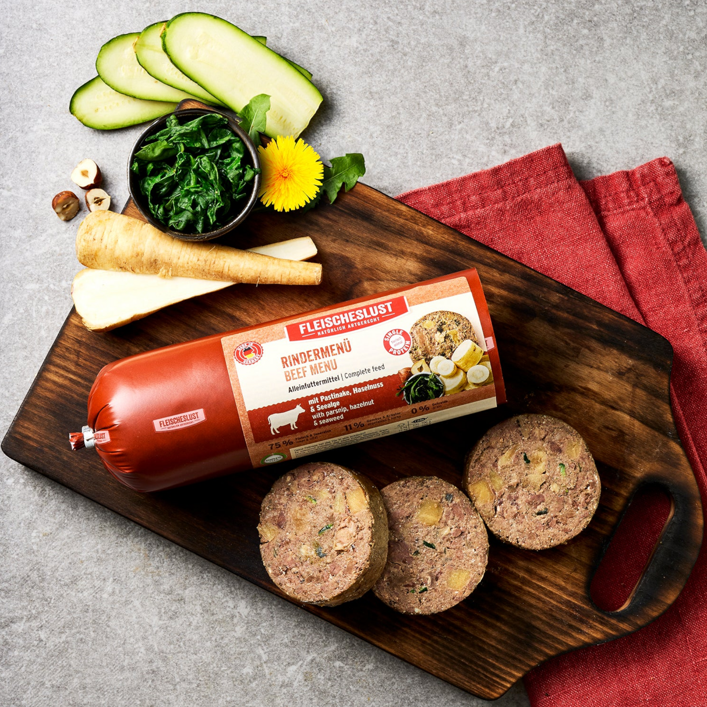 Fleischeslust Dog - Rindermenü mit Pastinake, Haselnuss & Seealge