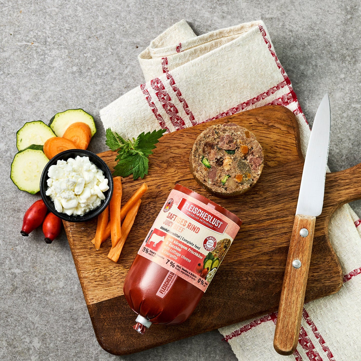 Fleischeslust Dog - Saftiges Rind mit Körnigem Frischkäse & Zucchini für Junioren