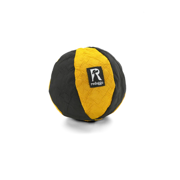 Redoggo Ball – Nachhaltiger Spielspaß, der richtig was aushält
