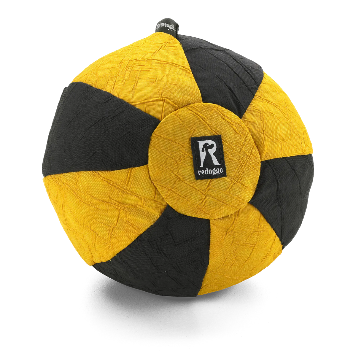 Redoggo Ball – Robustes Hundespielzeug aus Upcycling-Material