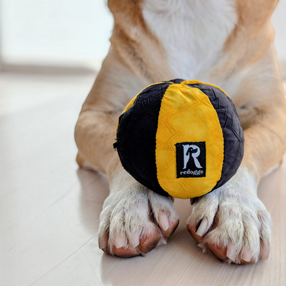 Redoggo Ball – Robustes Hundespielzeug aus Upcycling-Material