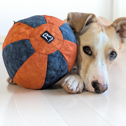Redoggo Ball – Robustes Hundespielzeug aus Upcycling-Material