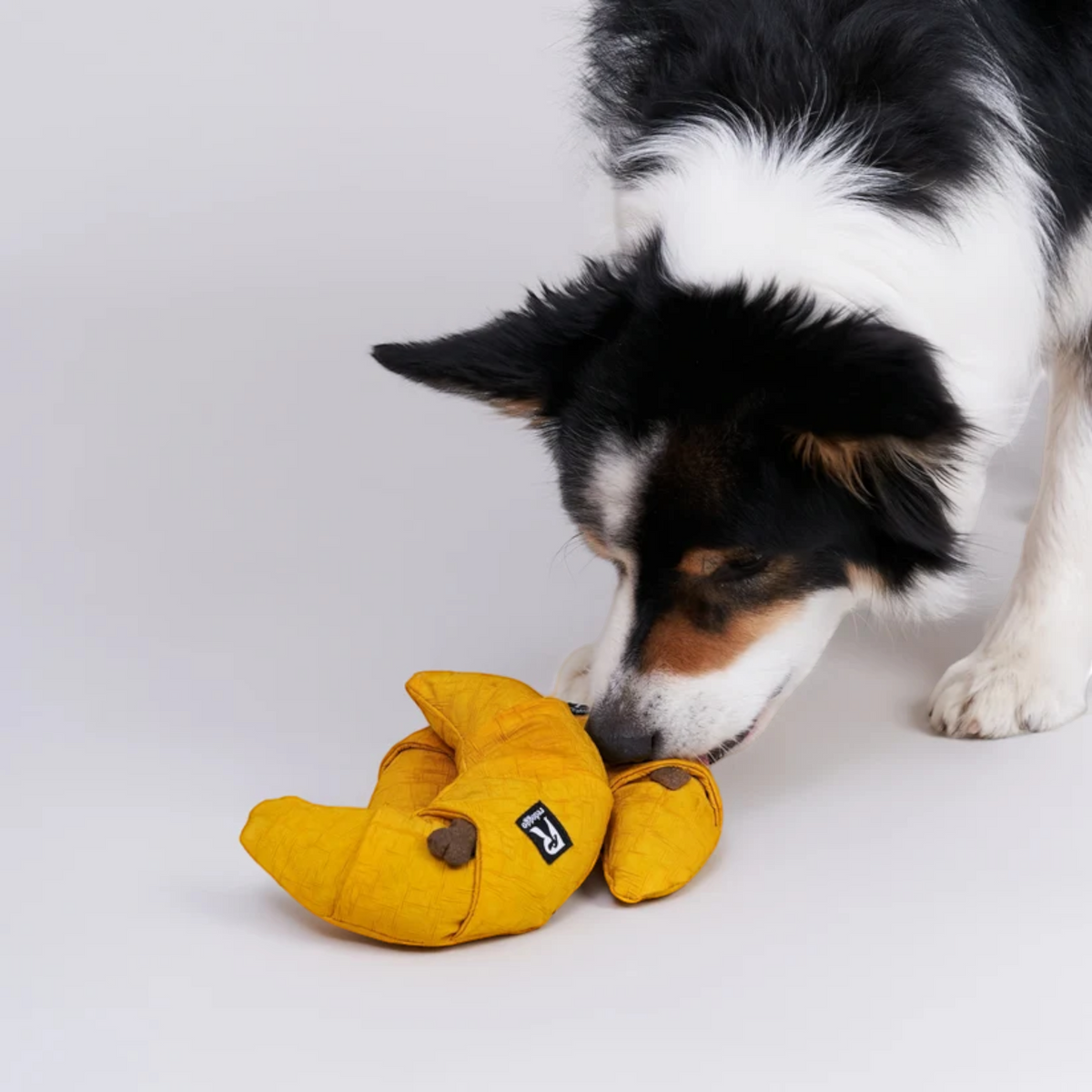 Redoggo Croissant – Interaktives Schnüffelspielzeug aus Upcycling-Material