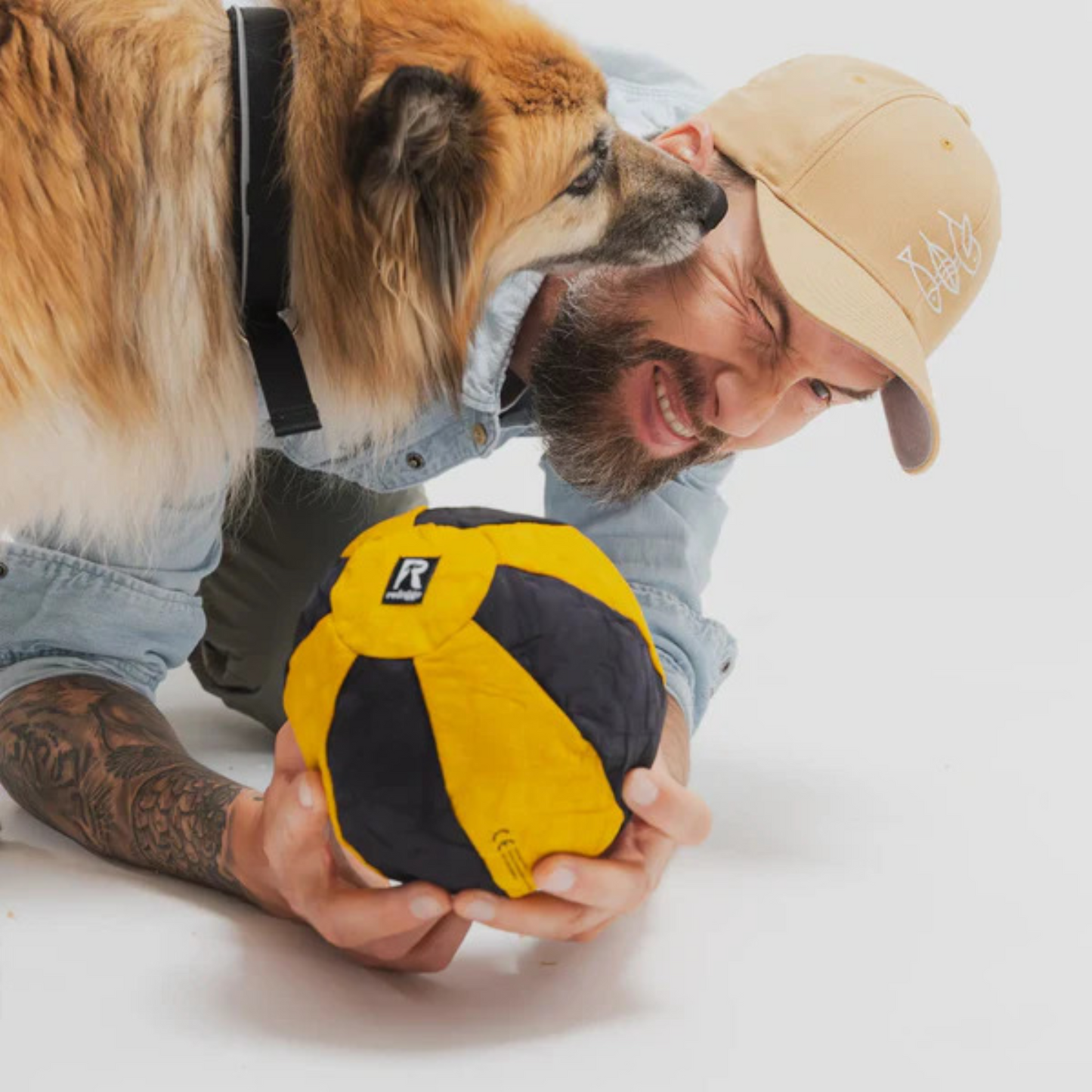 Redoggo Ball – robuster, nachhaltiger Spielball aus Airbag-Stoff