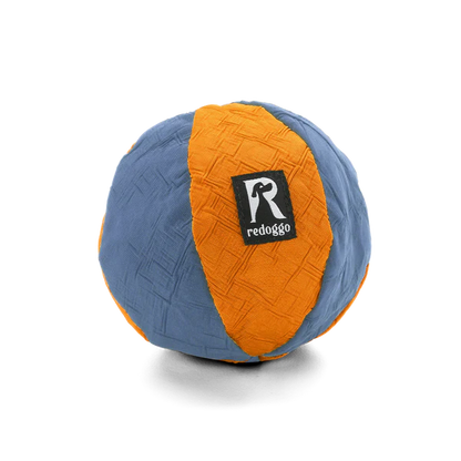 Redoggo Ball – robuster, nachhaltiger Spielball aus Airbag-Stoff