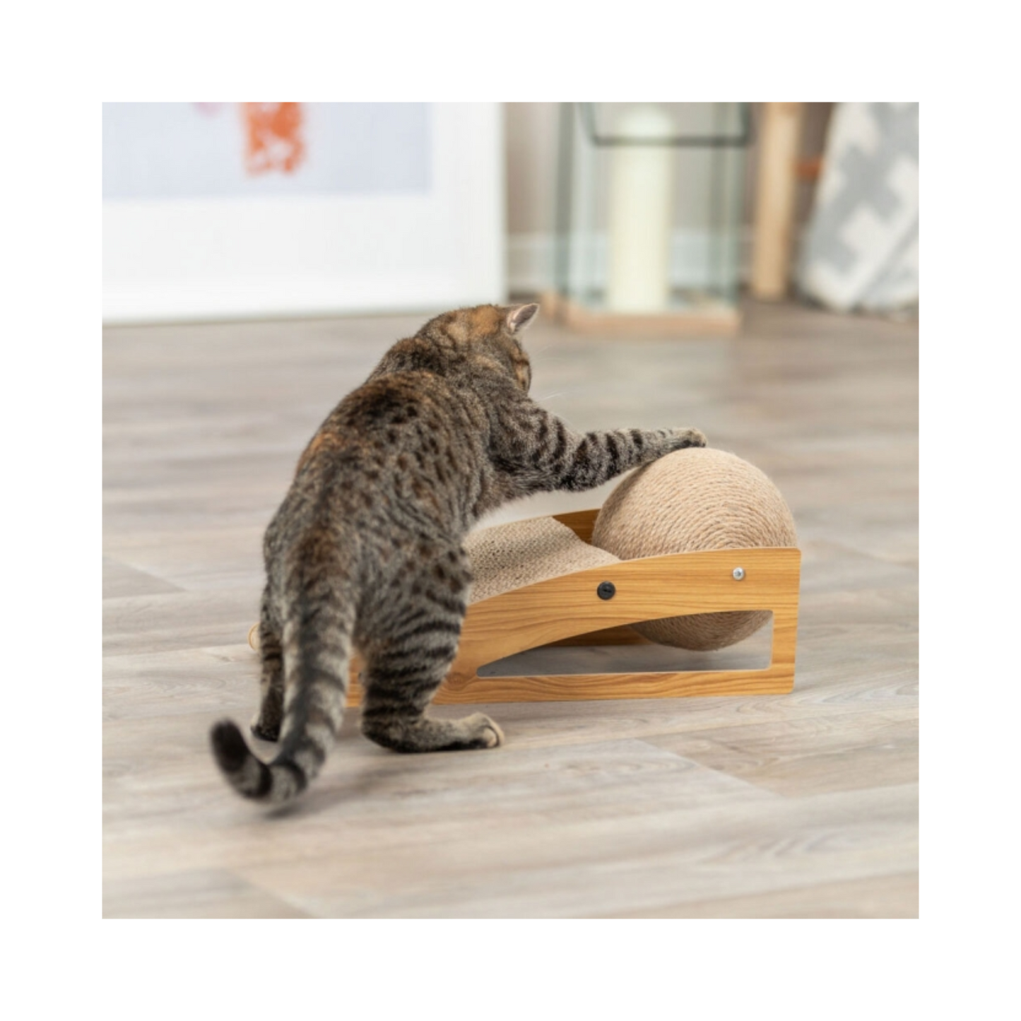 TRIXIE Kratzrampe mit großem Juteball & Catnip – Spiel- und Kratzspaß für Katzen