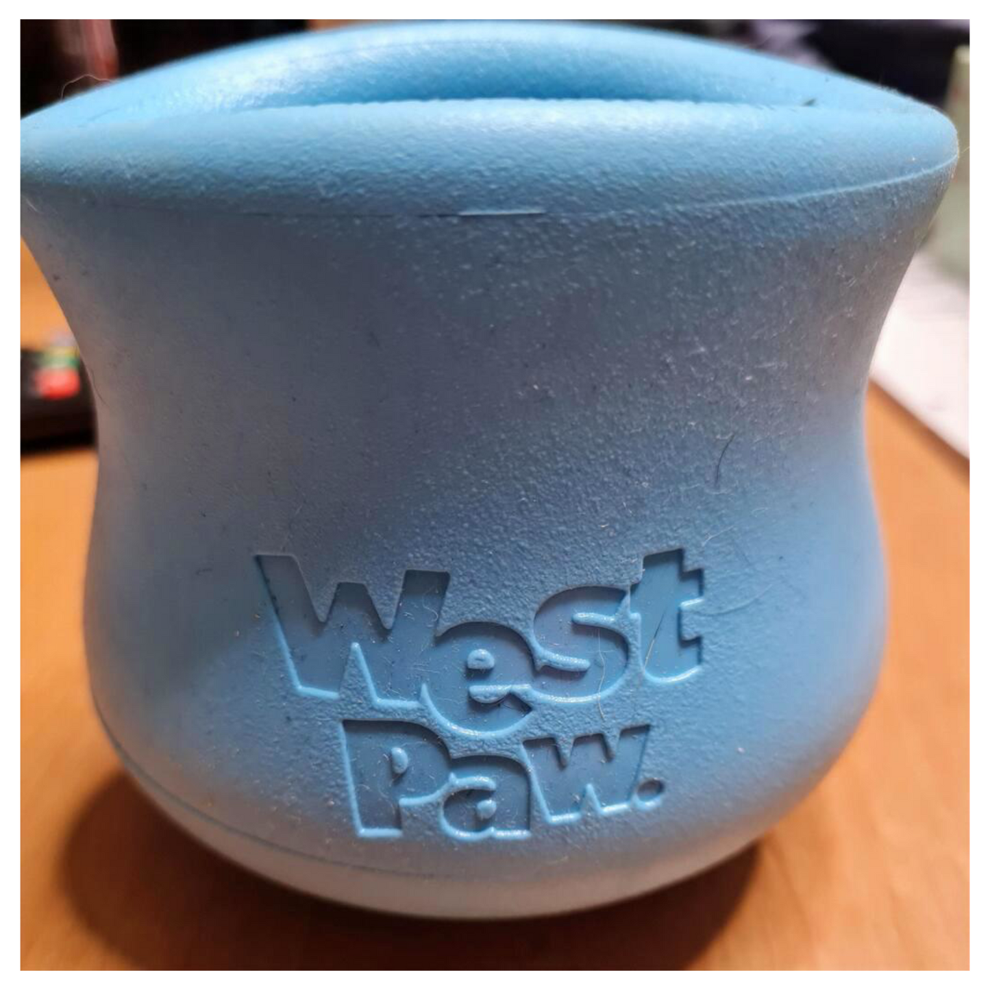 West Paw Toppl – Der clevere Snack-Becher für smarte Hunde