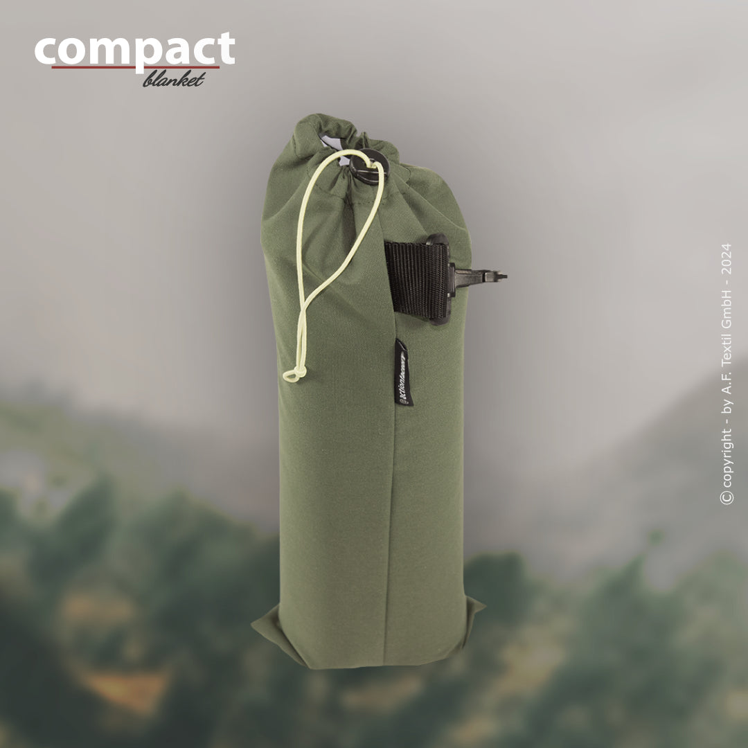 Compact Blanket Rain – die kompakte Allwetter-Decke für unterwegs